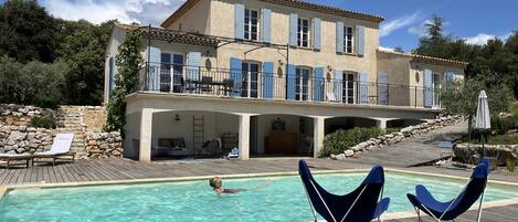 Ulkouima-allas, lämmitetty uima-allas