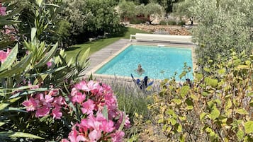 Piscine extérieure, piscine chauffée
