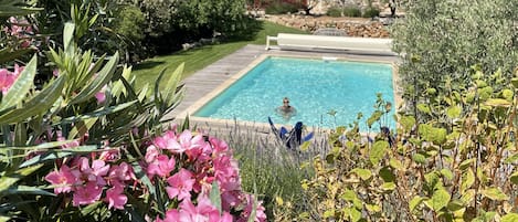 Piscina externa, piscina aquecida