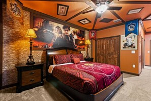 5 عدّة غرف نوم ومكتب ومكواة/لوح كي وسرير سفر