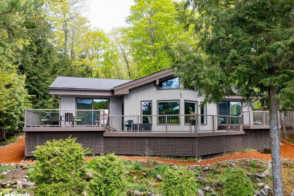 Cozy Family Lake House