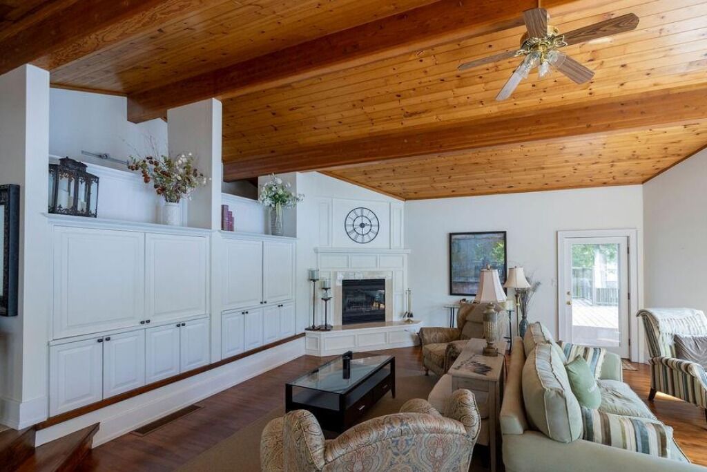 Cozy Family Lake House