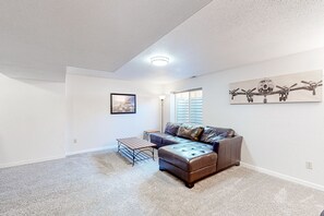 TV, fireplace, streaming services