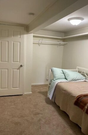 2 bedrooms, bed sheets