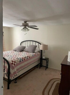 2 bedrooms, bed sheets