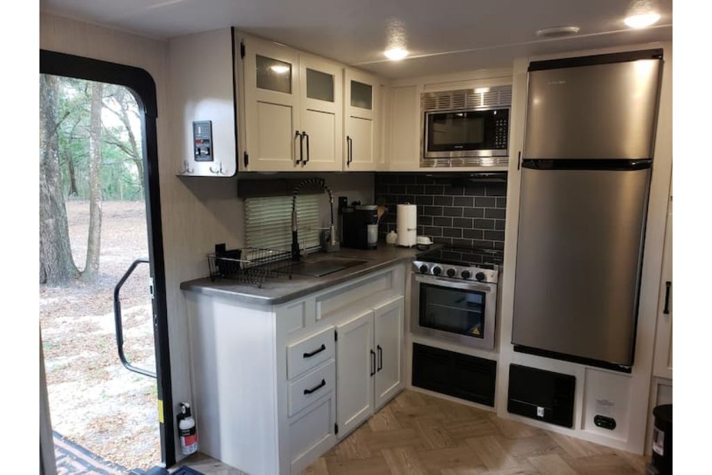 Beautiful-1 Bed RV. Villages-Lady Lake-Ocala, Grand Oaks, Ocala National Forest 