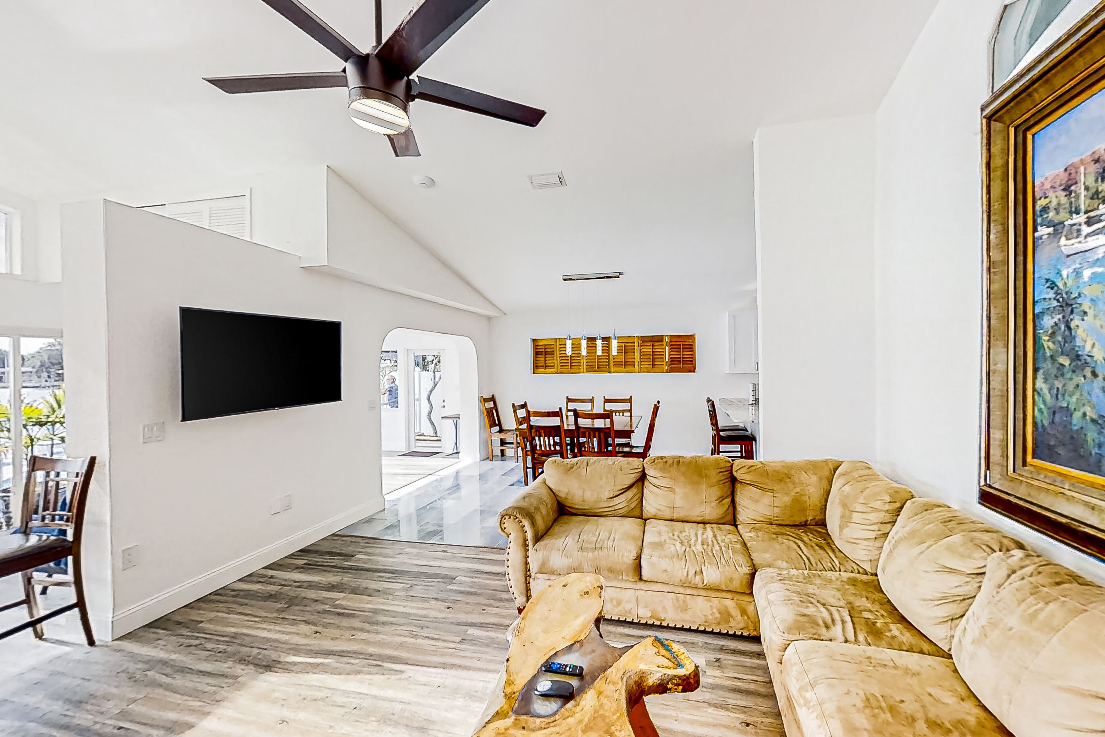 Bayfront home with shared pool, grill, dock, washer/dryer, streaming, & AC