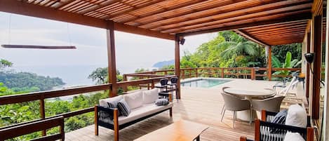 Villa | Outdoor dining