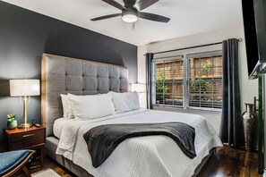 2 Schlafzimmer, Schreibtisch, Bügeleisen/Bügelbrett, kostenloses WLAN