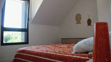 4 habitaciones, cuna de viaje, wifi gratis y ropa de cama