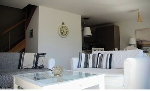 TV, lareira, pebolim
