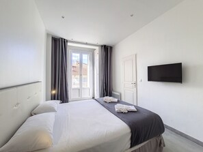 1 bedroom, iron/ironing board