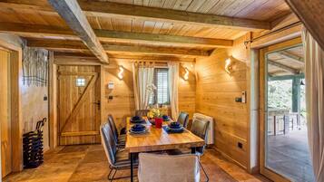Family House, 2 Bedrooms, Fireplace (Swan River House with Sauna & Jacuzzi) | Dining