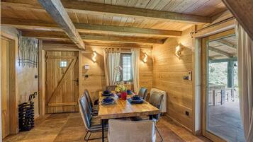 Family House, Multiple Bedrooms (Wellness House Swan River) | Dining