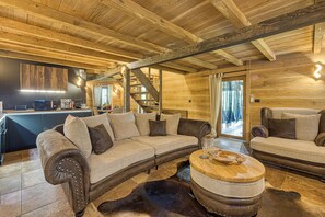 21-inch Smart TV with digital channels, fireplace, video game console - Wellness House Swan River (Lasinja)