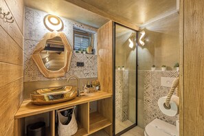 Casa familiar, varias habitaciones (Wellness House Swan River) | Baño | Regadera, secadora de cabello, toallas, jabón 