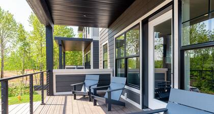 Riverwest Escape-Base Spirit Mtn, Sauna, Trails, Dog Friendly, 20% off Bike Rentals