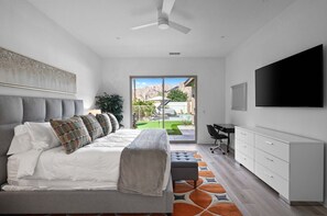 3 bedrooms, iron/ironing board, travel cot, free WiFi - Splash Pad! Brand New Family Friendly Home!  Endless Pools Swim Machine! (La Quinta)