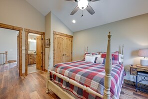 2 bedrooms, desk, iron/ironing board, Internet