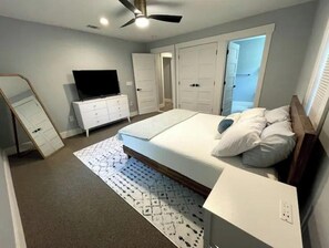 5 habitaciones, caja de seguridad en la habitación y escritorio