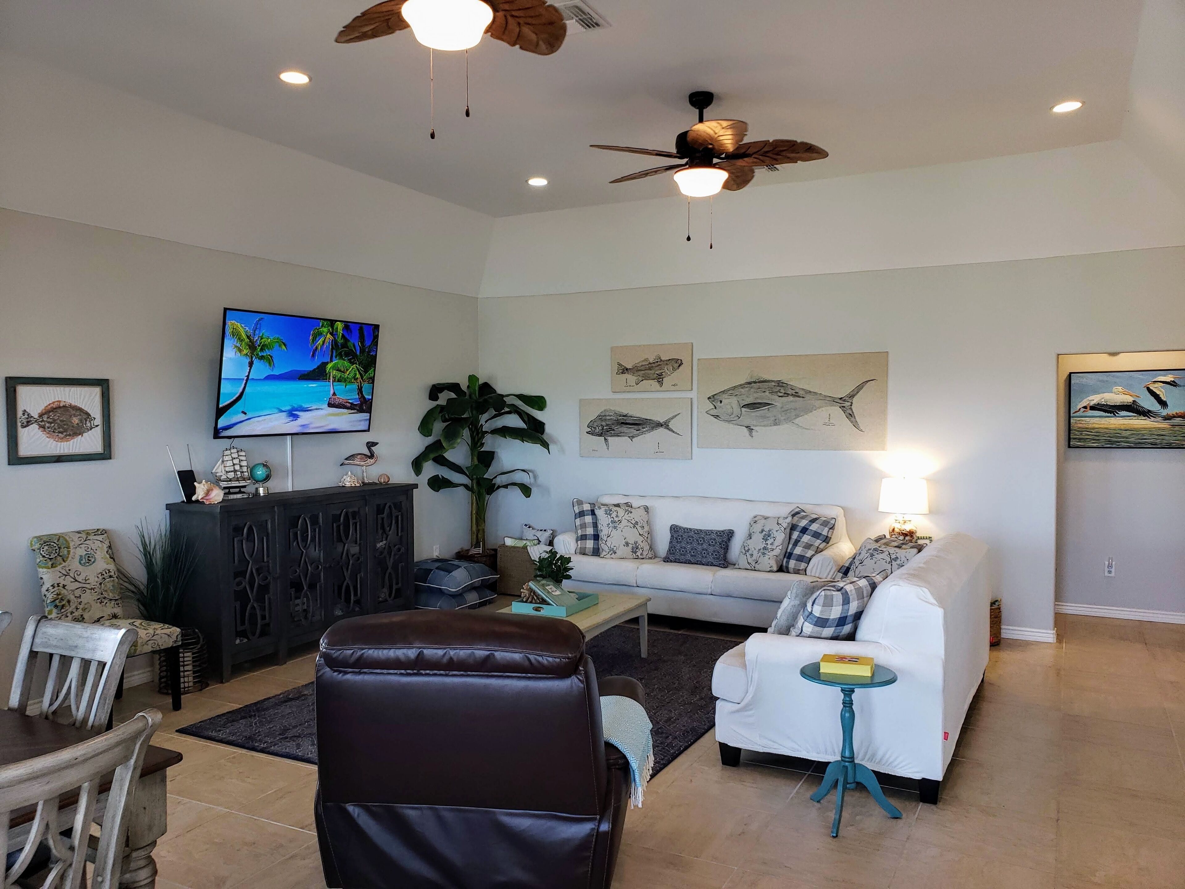 Copano waterfront, 300' private fishing pier, huge porch, boat parking, tranquil