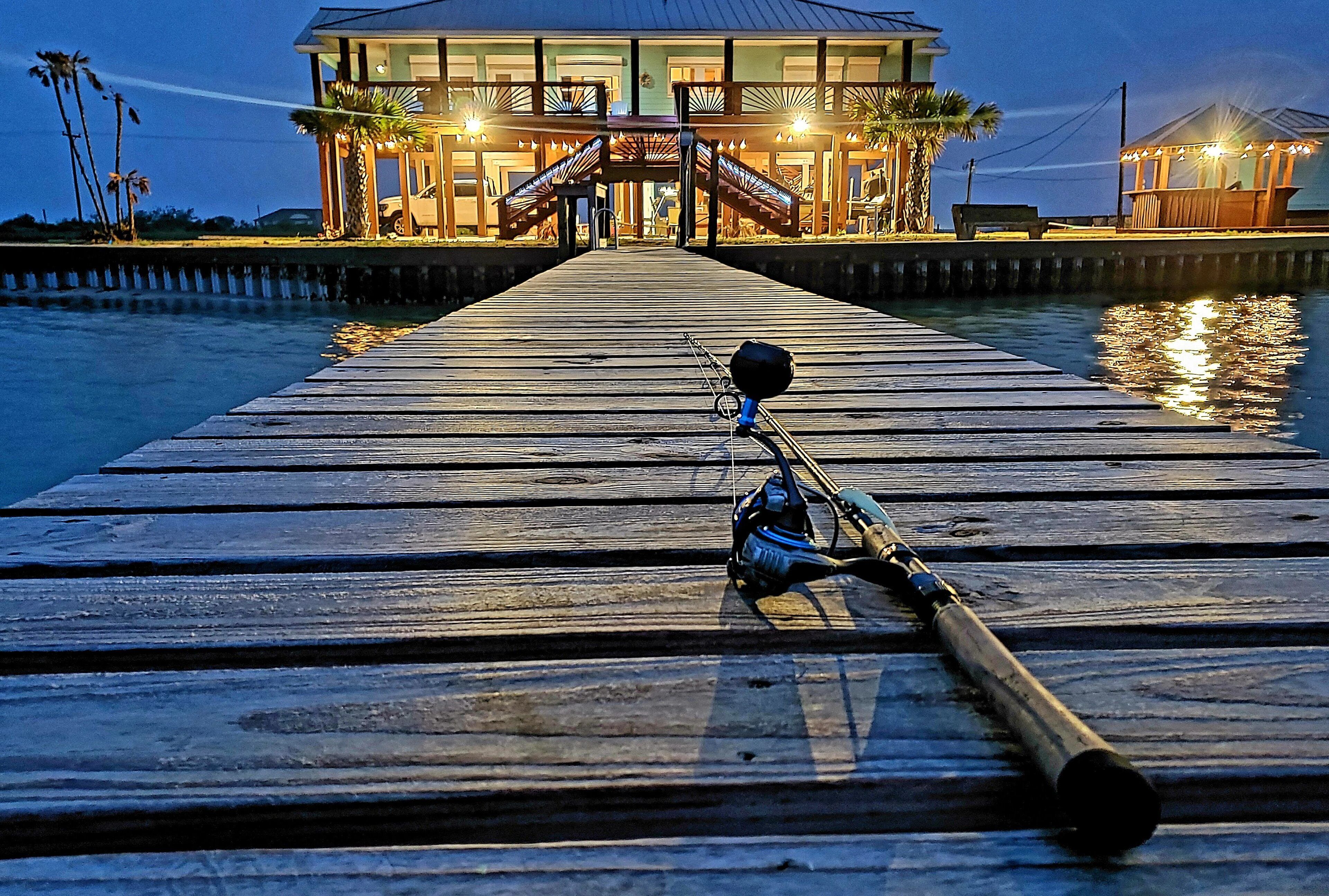 Copano waterfront, 300' private fishing pier, huge porch, boat parking, tranquil