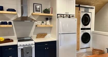 Almost Nashville
Brand NEW studio apartment!