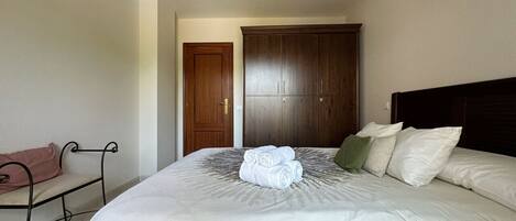 1 chambre, fer et planche Ă  repasser, draps fournis