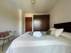 1 bedroom, iron/ironing board, bed sheets