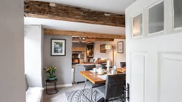Cottage | Private kitchen | Fridge, dishwasher, electric kettle, toaster