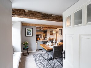 Cottage | Private kitchen | Fridge, dishwasher, electric kettle, toaster