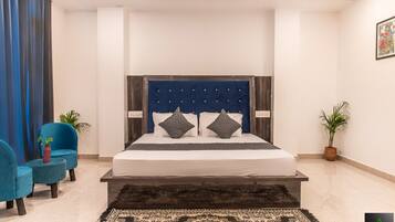 20 bedrooms, Egyptian cotton sheets, premium bedding, memory-foam beds