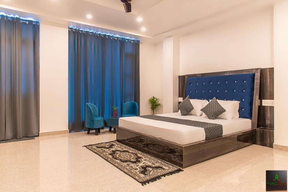 Family Room | 20 bedrooms, Egyptian cotton sheets, premium bedding, memory foam beds