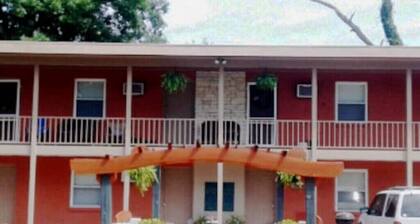 Travel Nurse Housing #7 River Front ECU w/pets