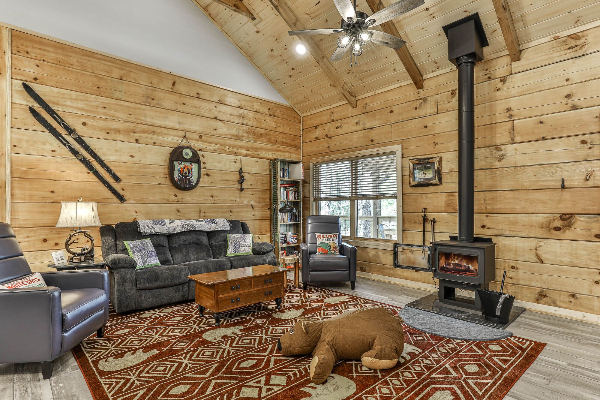 Owl's Roost - 2BR,  Hot Tub, Firepit, Dog Friendly