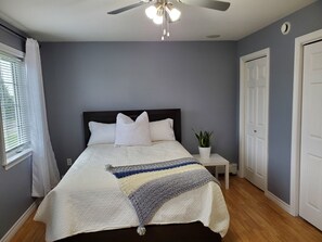 3 bedrooms, travel cot, free WiFi, bed sheets