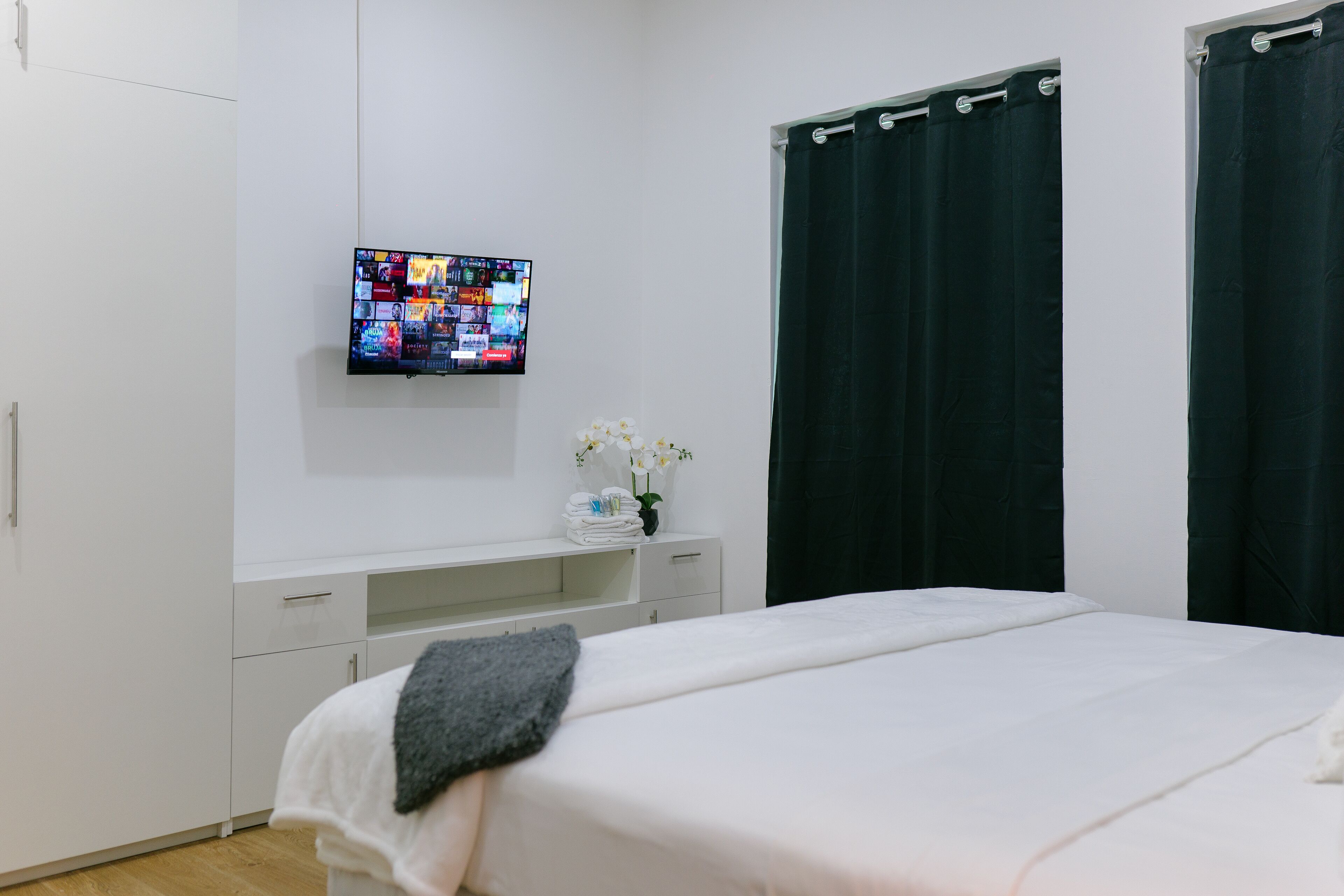 2 Schlafzimmer, Reisekinderbett, kostenloses WLAN, Bettwäsche