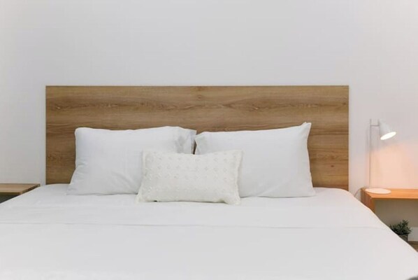 2 bedrooms, travel crib, free WiFi, bed sheets