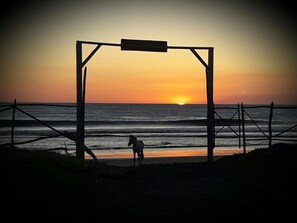 On the beach - Cabana Mitchell is a beachfront cozy cabana at Playa Tesoro (Leon)