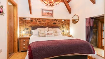 3 bedrooms, individually decorated, individually furnished, free WiFi