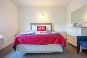 1 bedroom, WiFi - #4 | Comfy Room w/ Queen-bed (Middletown)