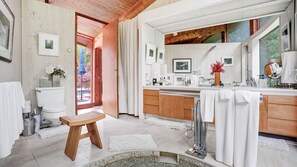 Bathtub, hair dryer, towels