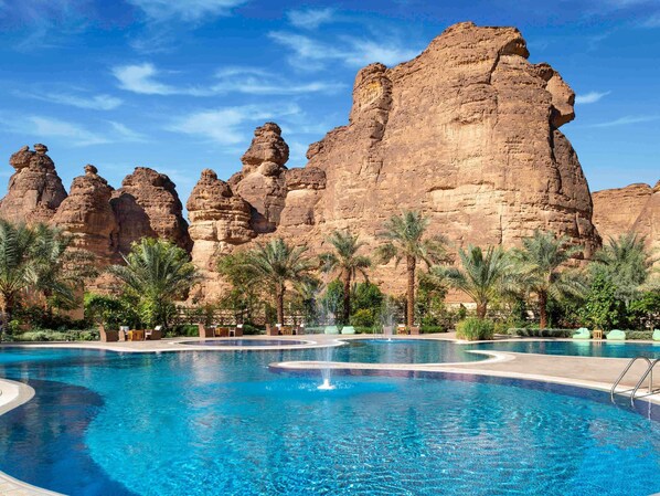 Outdoor pool - Shaden Resort by Accor (Al-'Ula)