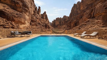 Piscine extérieure