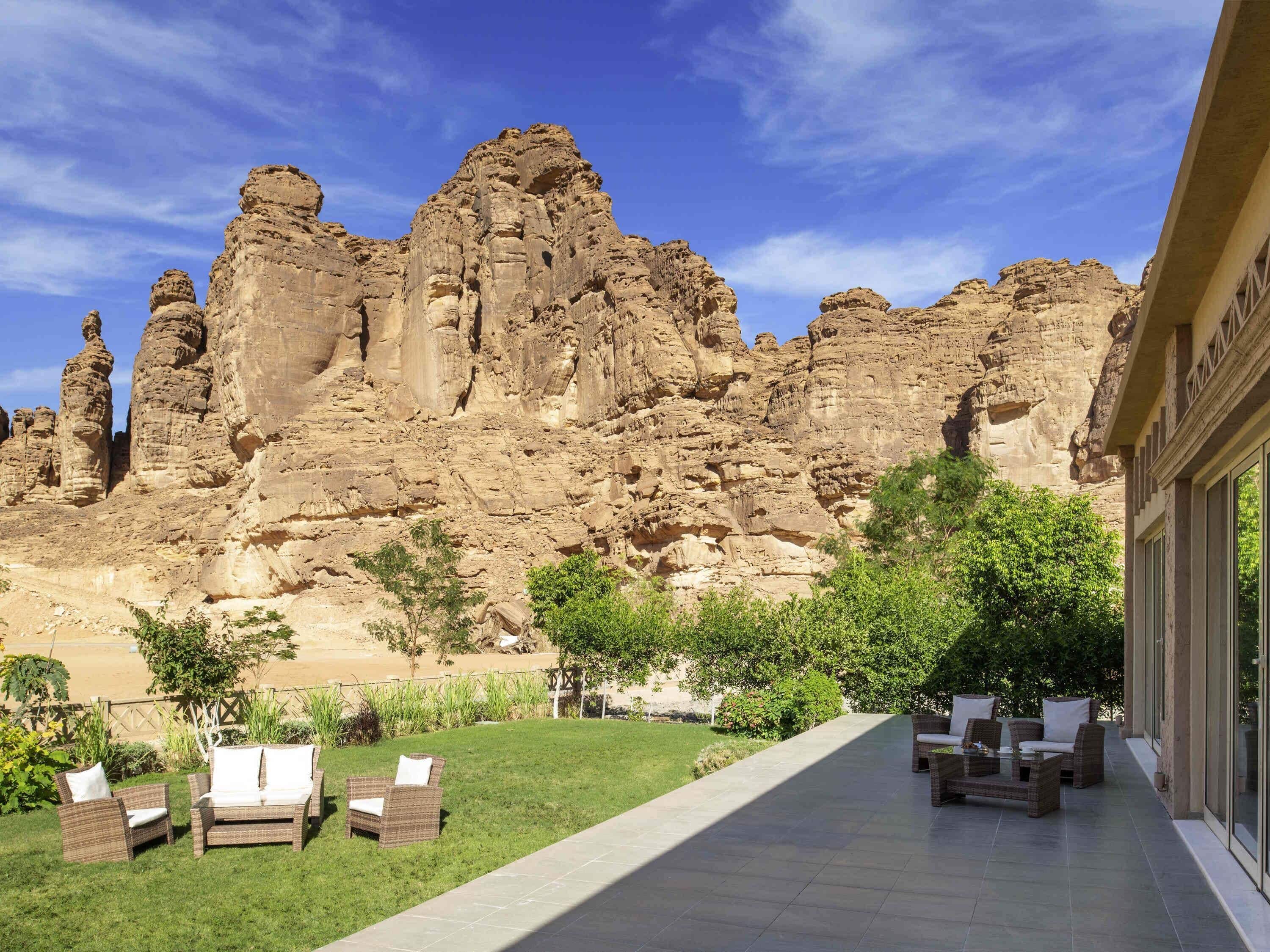 Palm Garden Villa | Mountain view