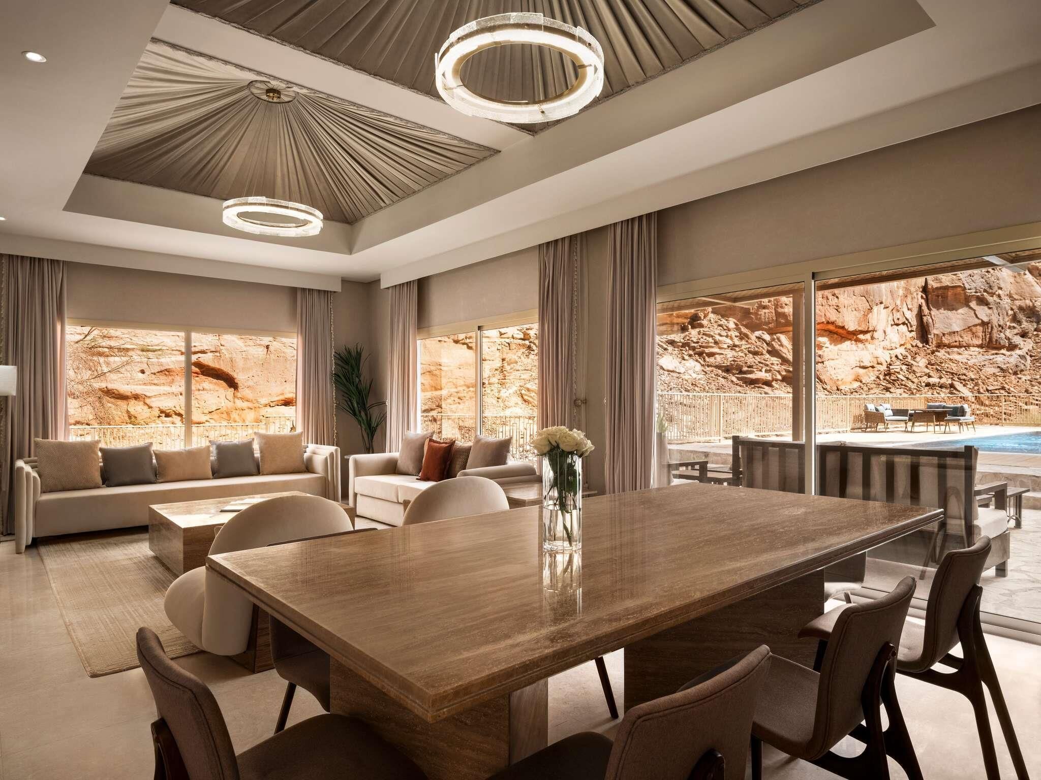 Charles Royal Suite | Minibar, in-room safe, individually decorated, individually furnished