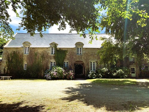 17th century property between the pink granite coast & Lannion, Studio 27m2 