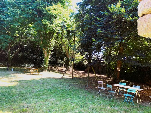 17th century property between the pink granite coast & Lannion, Studio 27m2 