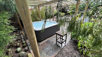 Cottage | Property grounds