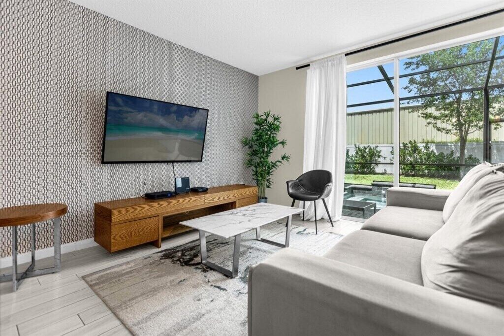 4 Bedrooms/ 3.5 Bathrooms/ Le Reve (4423 LR)